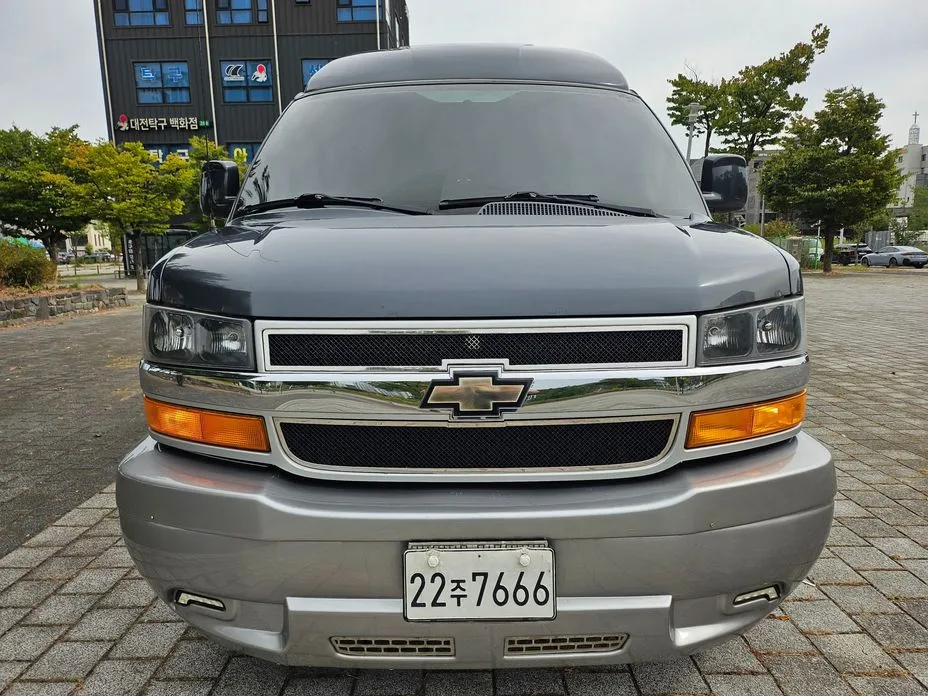 Chevrolet Express Van