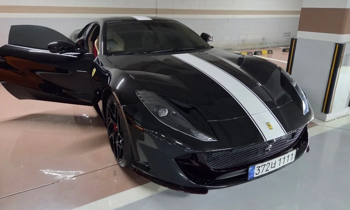 Ferrari 812
