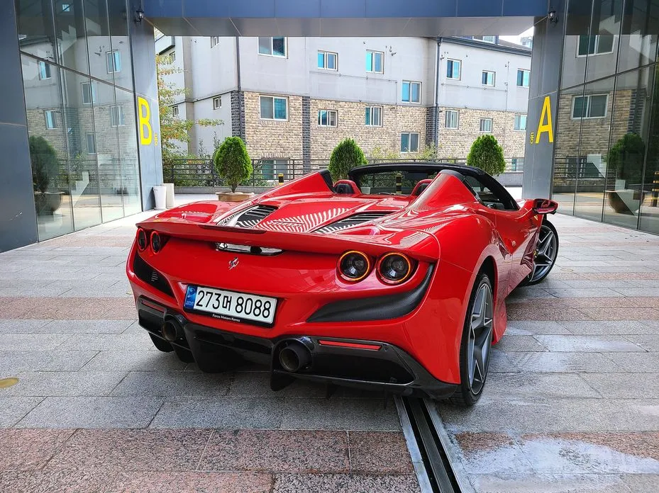 Ferrari F8