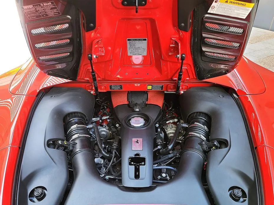 Ferrari F8