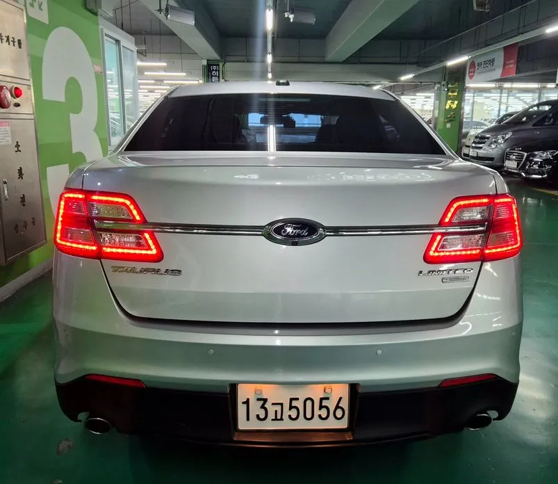 Ford Taurus