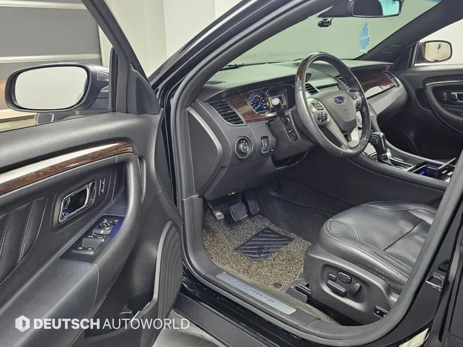 Ford Taurus