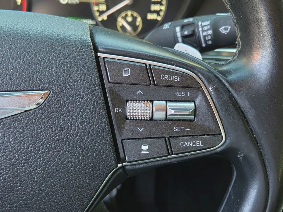Genesis EQ900