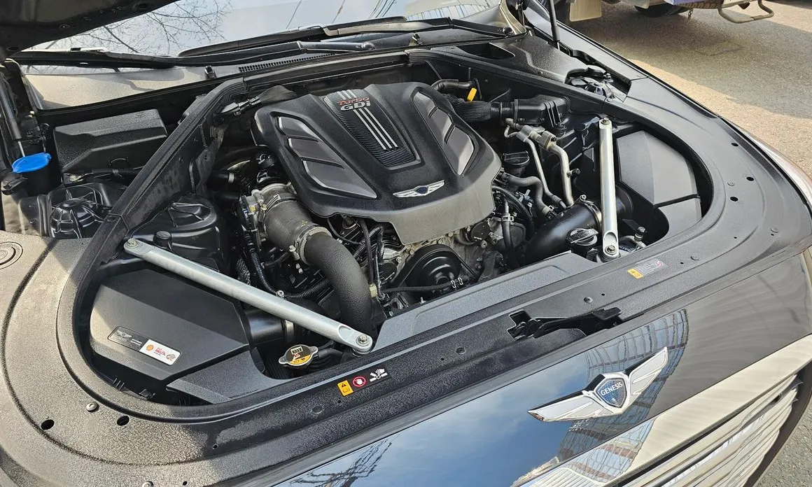 Genesis EQ900