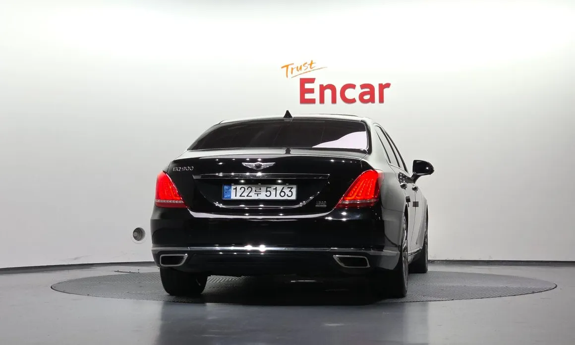 Genesis EQ900