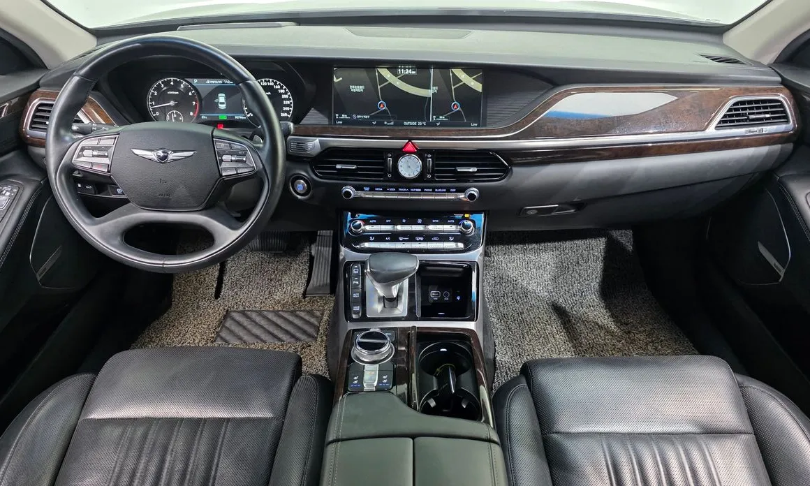 Genesis EQ900