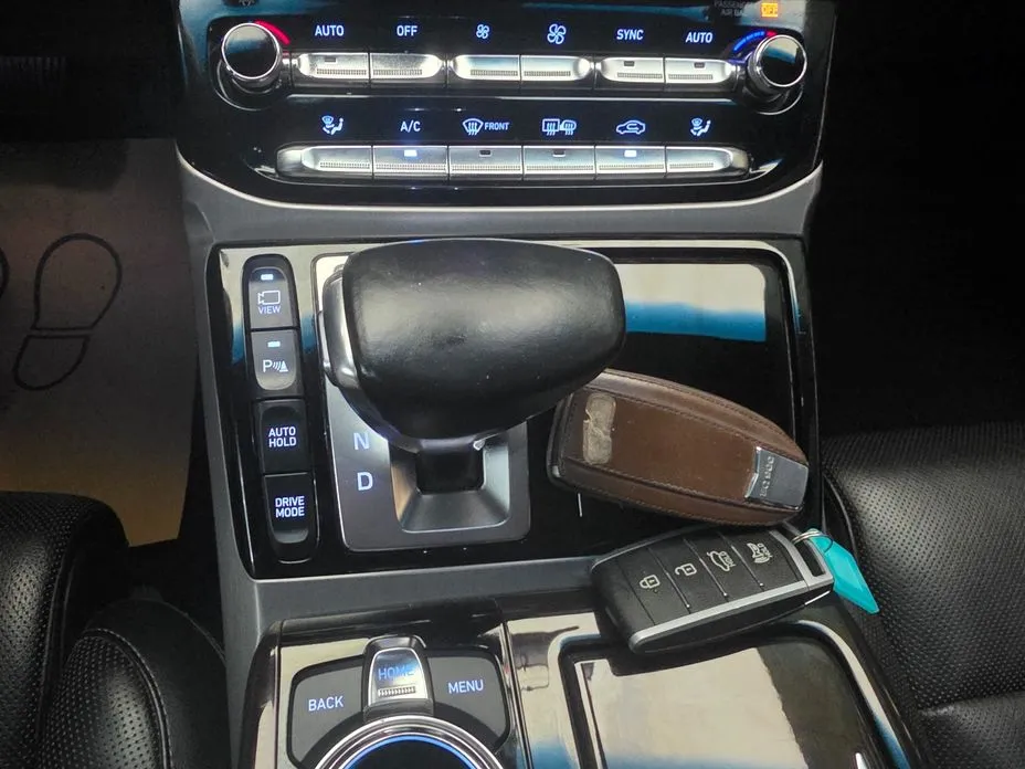 Genesis EQ900