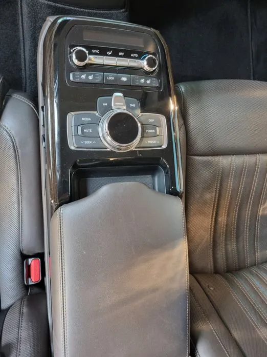 Genesis EQ900