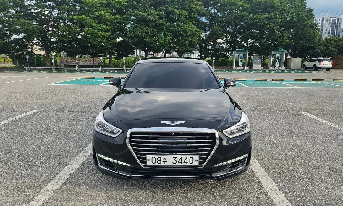 Genesis EQ900
