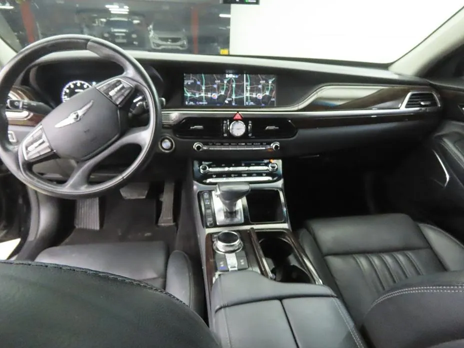 Genesis EQ900