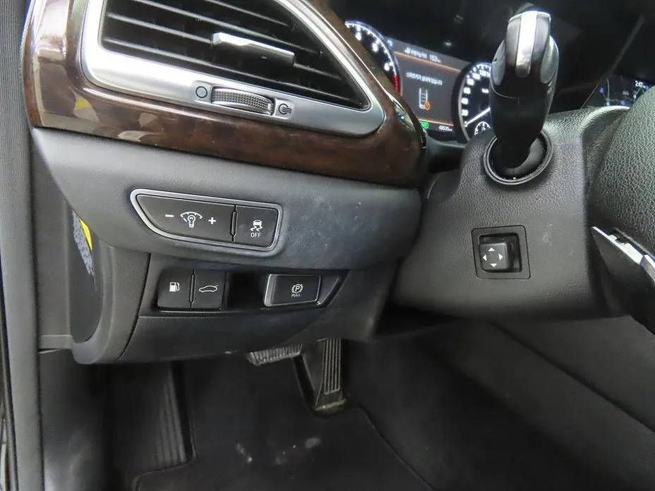 Genesis EQ900