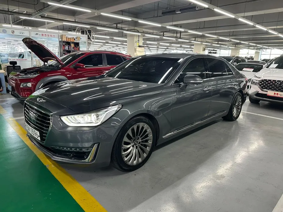Genesis EQ900