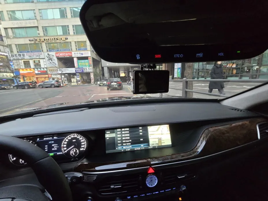 Genesis EQ900