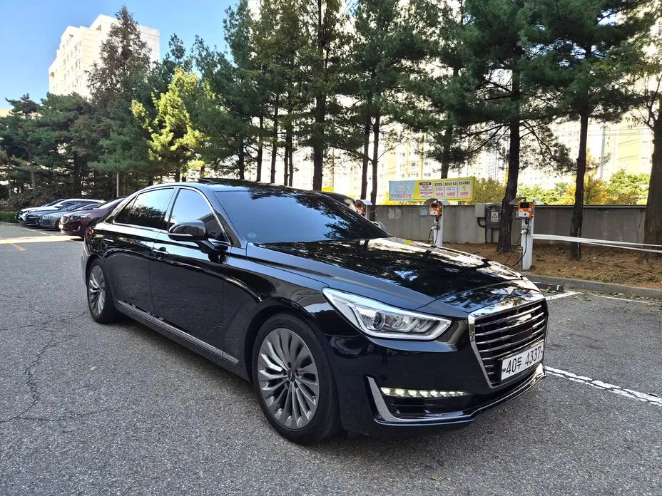 Genesis EQ900