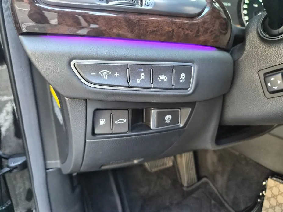 Genesis EQ900
