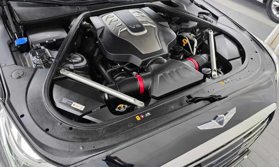 Genesis EQ900