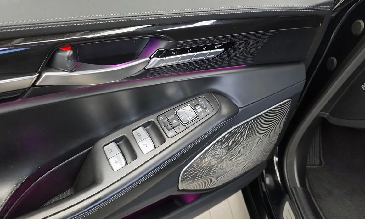Genesis EQ900