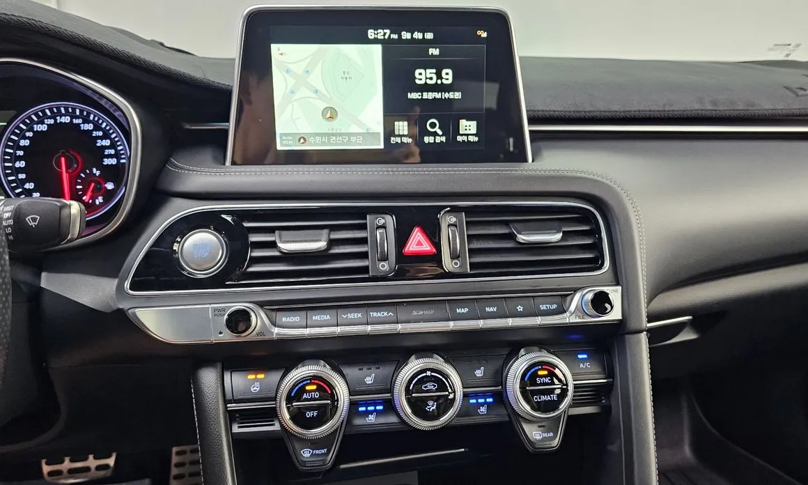 Genesis G70