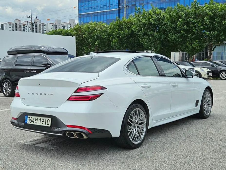 Genesis G70