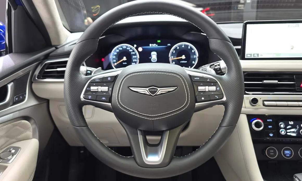 Genesis G70