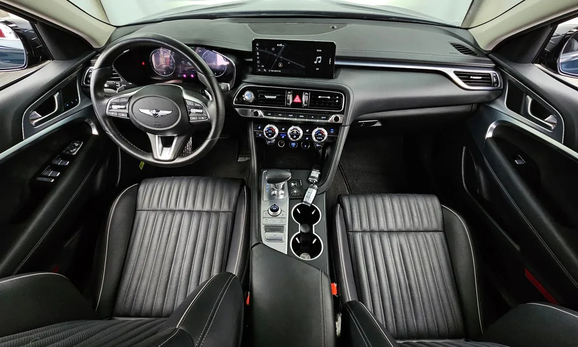 Genesis G70