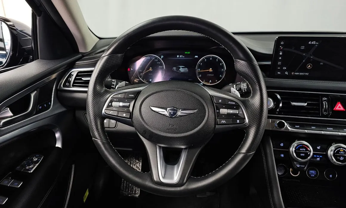 Genesis G70