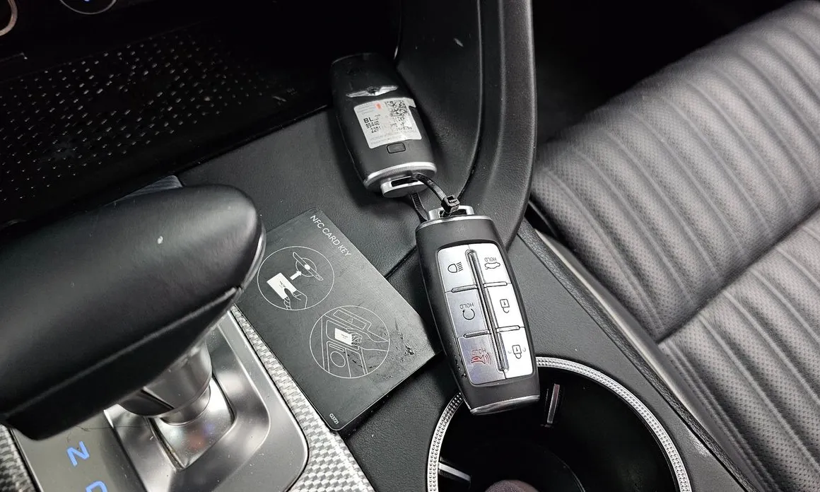 Genesis G70