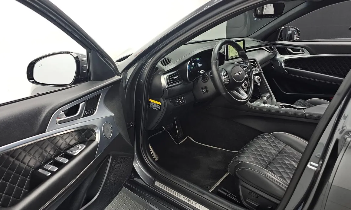 Genesis G70