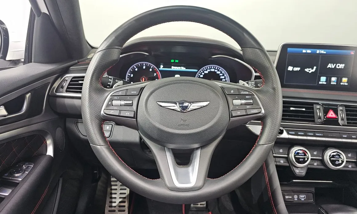 Genesis G70