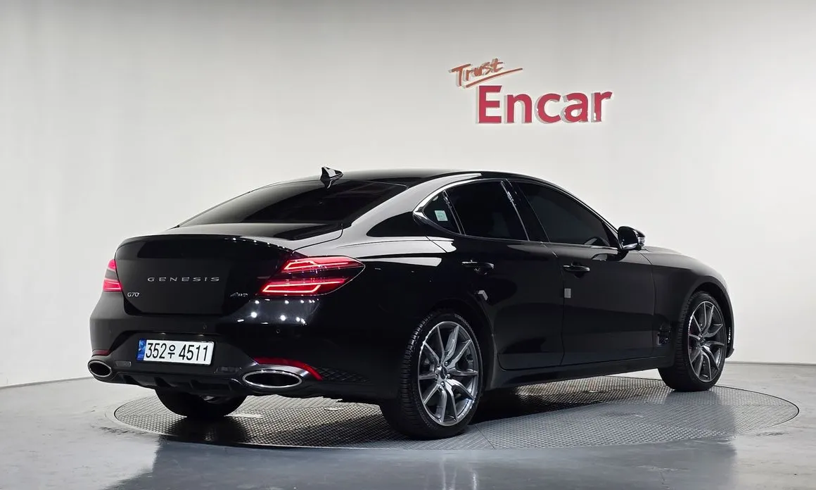 Genesis G70