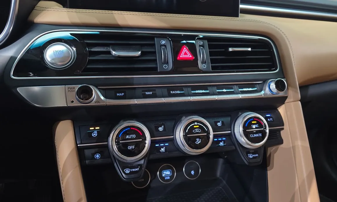 Genesis G70
