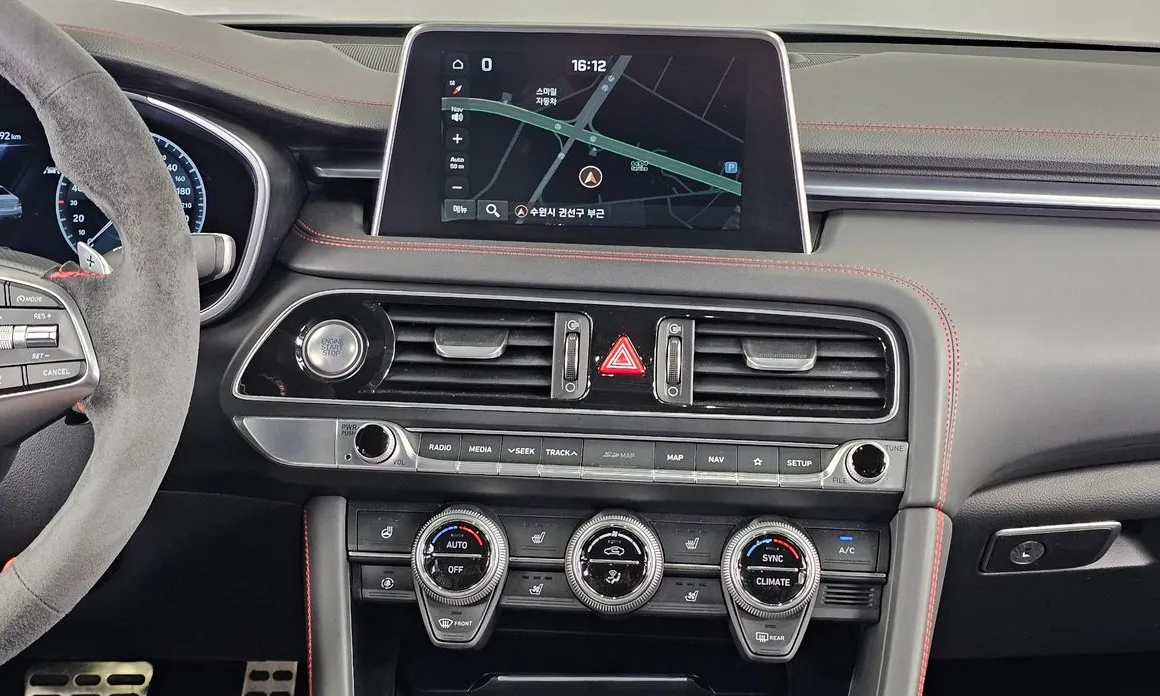 Genesis G70