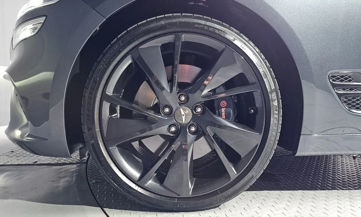 Genesis G70