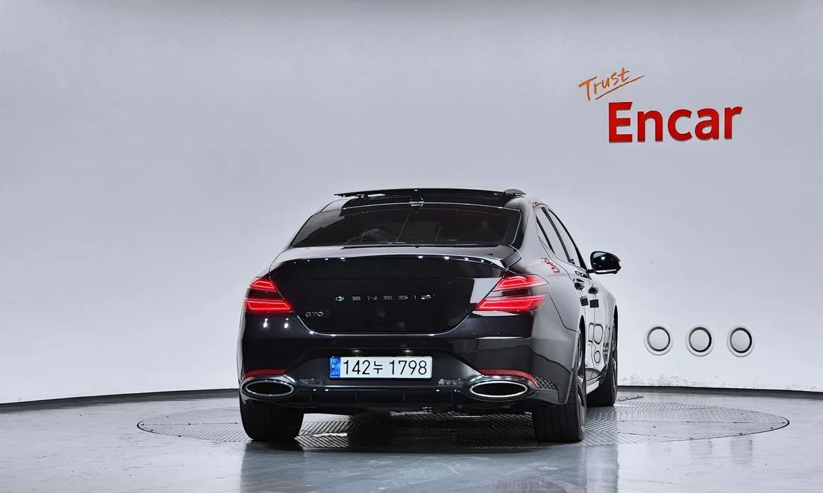 Genesis G70
