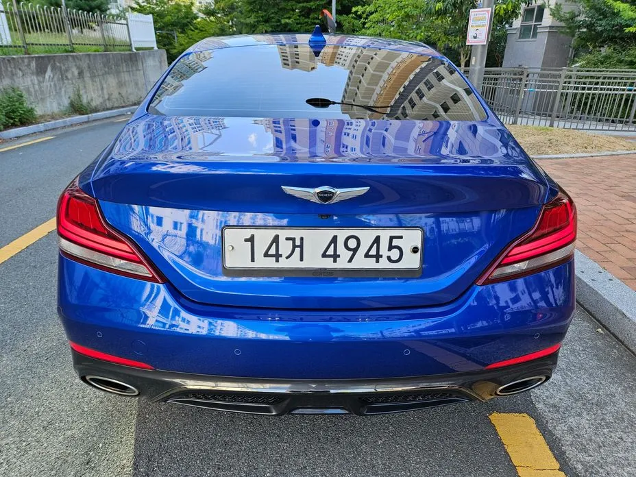 Genesis G70