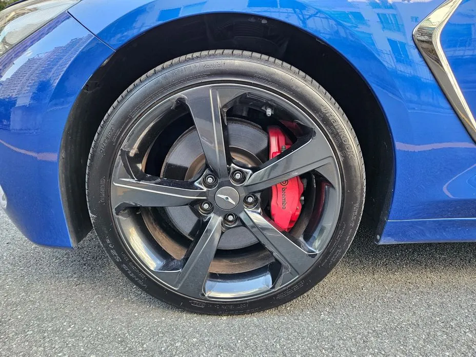 Genesis G70