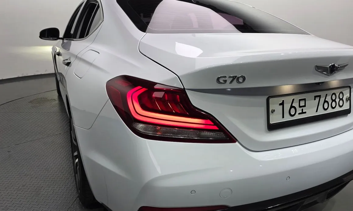 Genesis G70