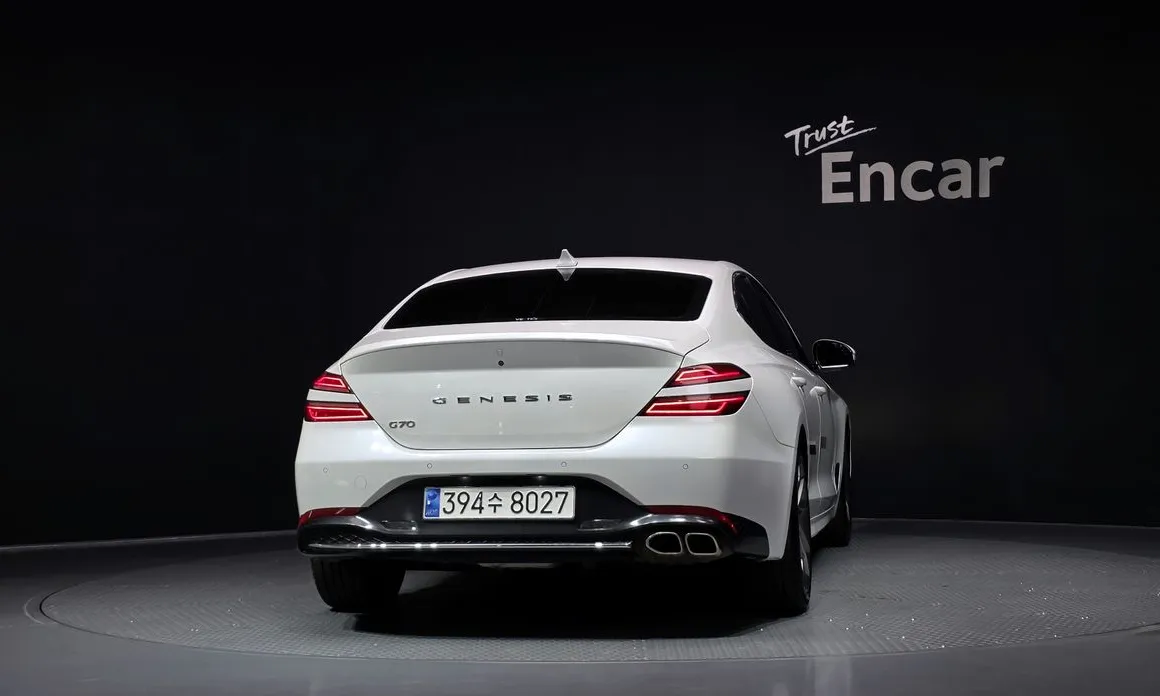 Genesis G70