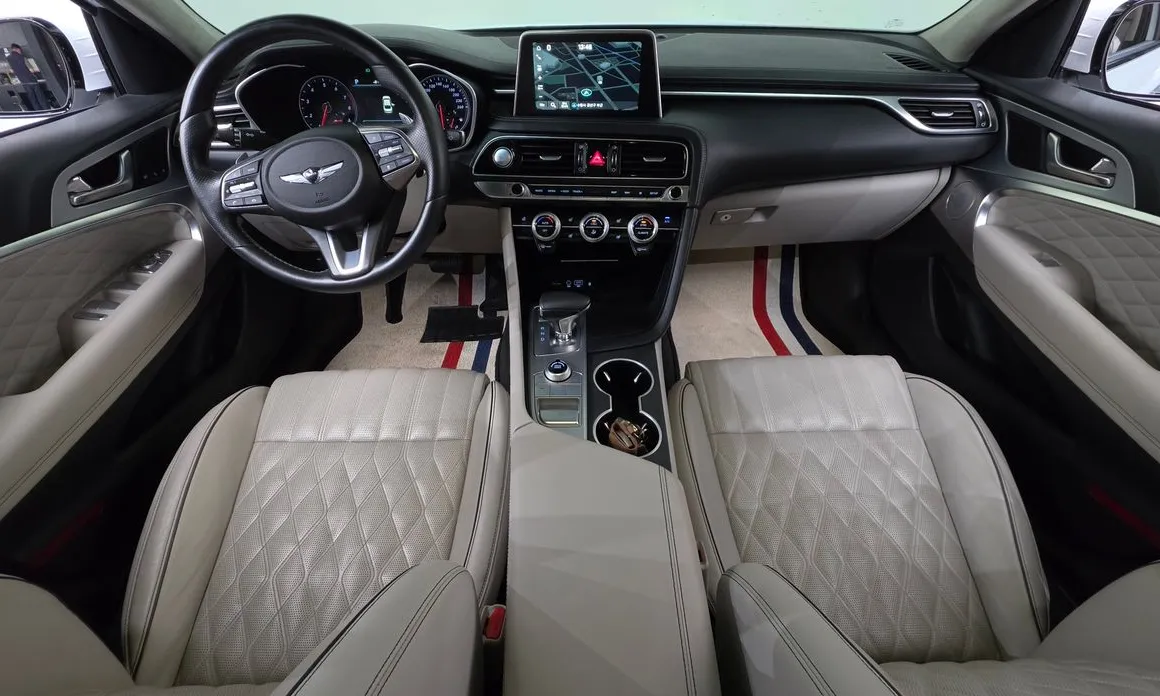 Genesis G70