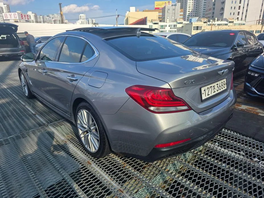 Genesis G70