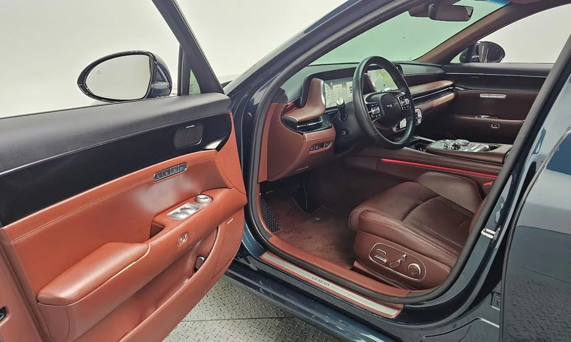 Genesis G90