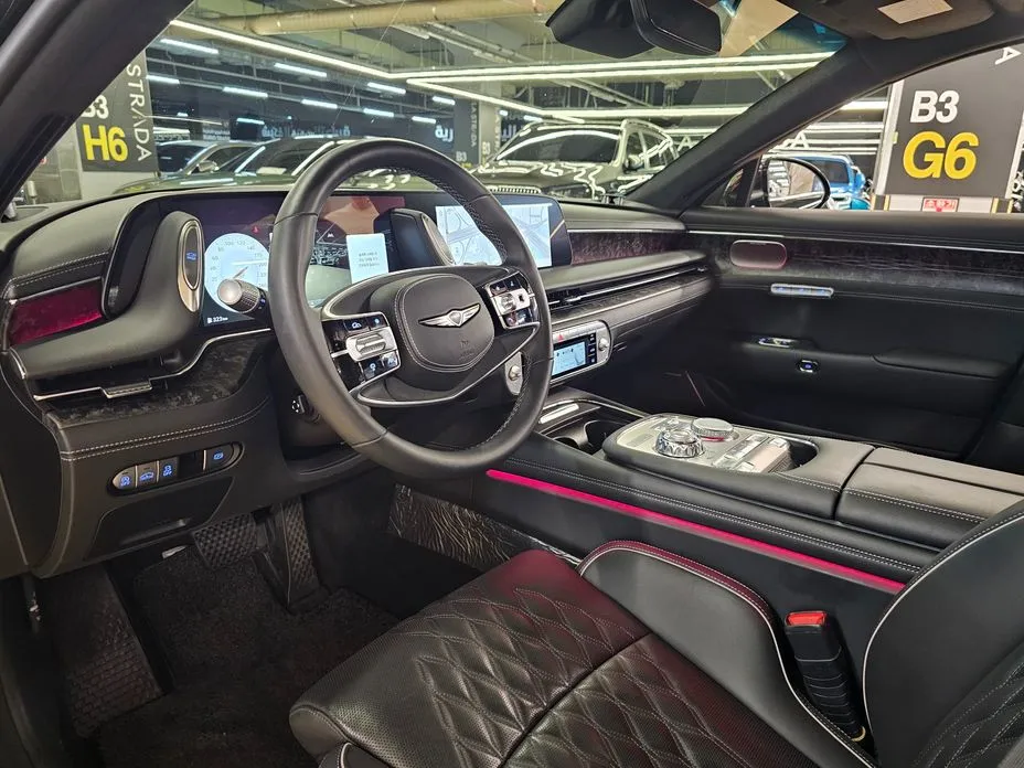 Genesis G90