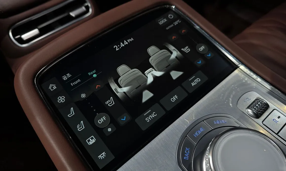 Genesis G90