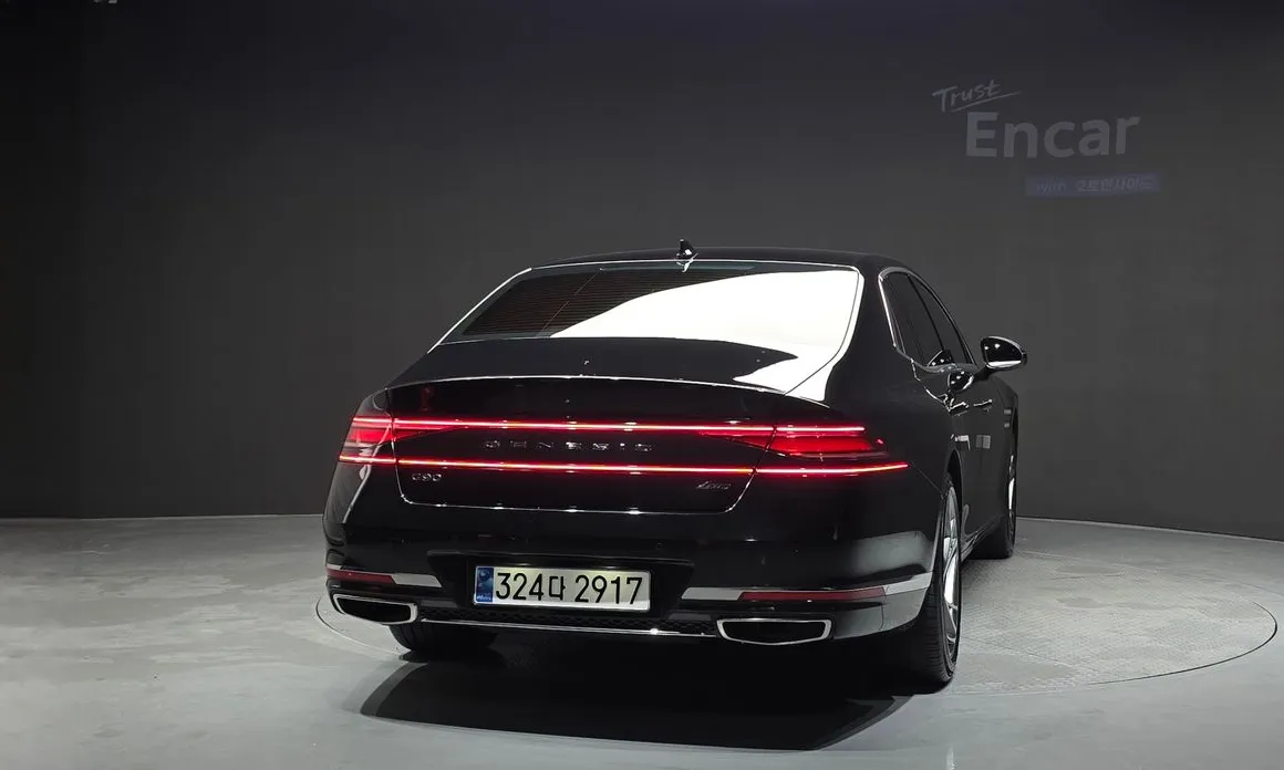 Genesis G90