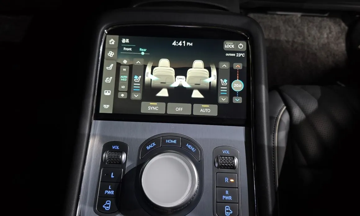 Genesis G90