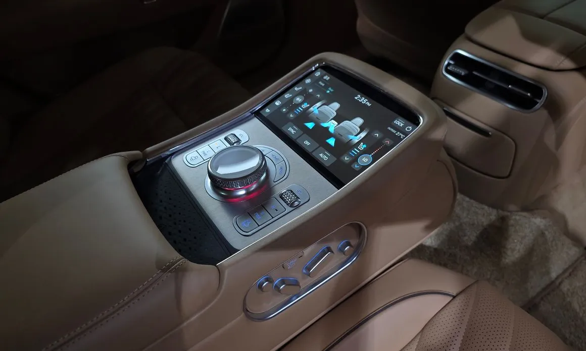 Genesis G90