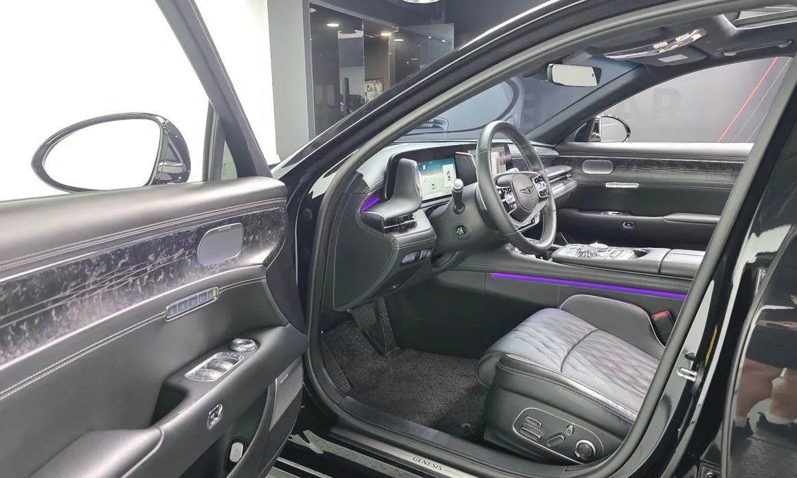 Genesis G90