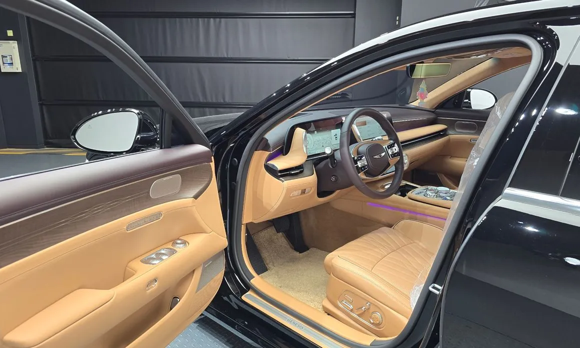 Genesis G90