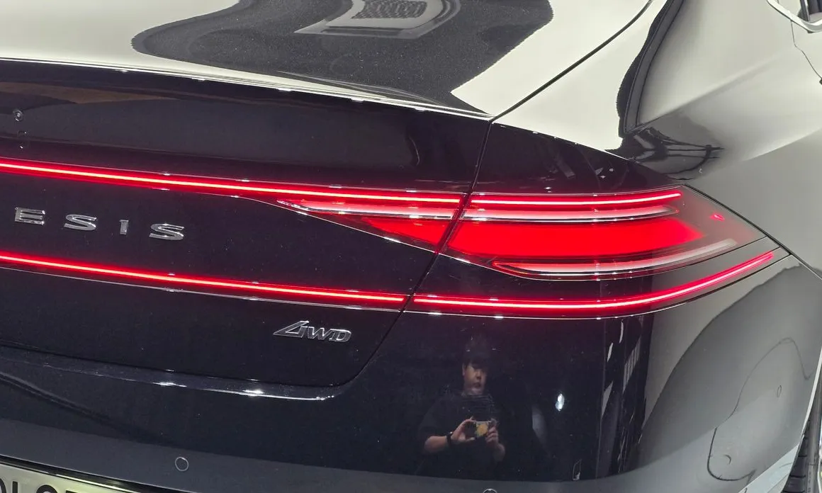 Genesis G90
