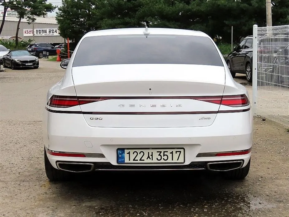Genesis G90